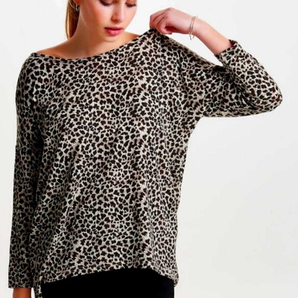 ONLY Animal Print Loose Long Sleeve Top in Blush Pink & Black - Picture 2 of 14